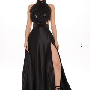 Elegant Black Evening Gown NYE HOLIDAY PROM